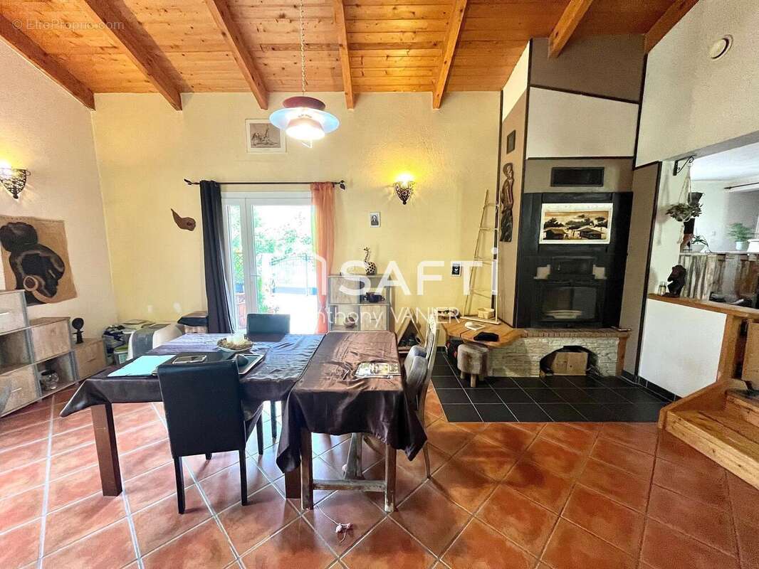 Maison 162 m² à Val-De-Chalvagne  - photo 4