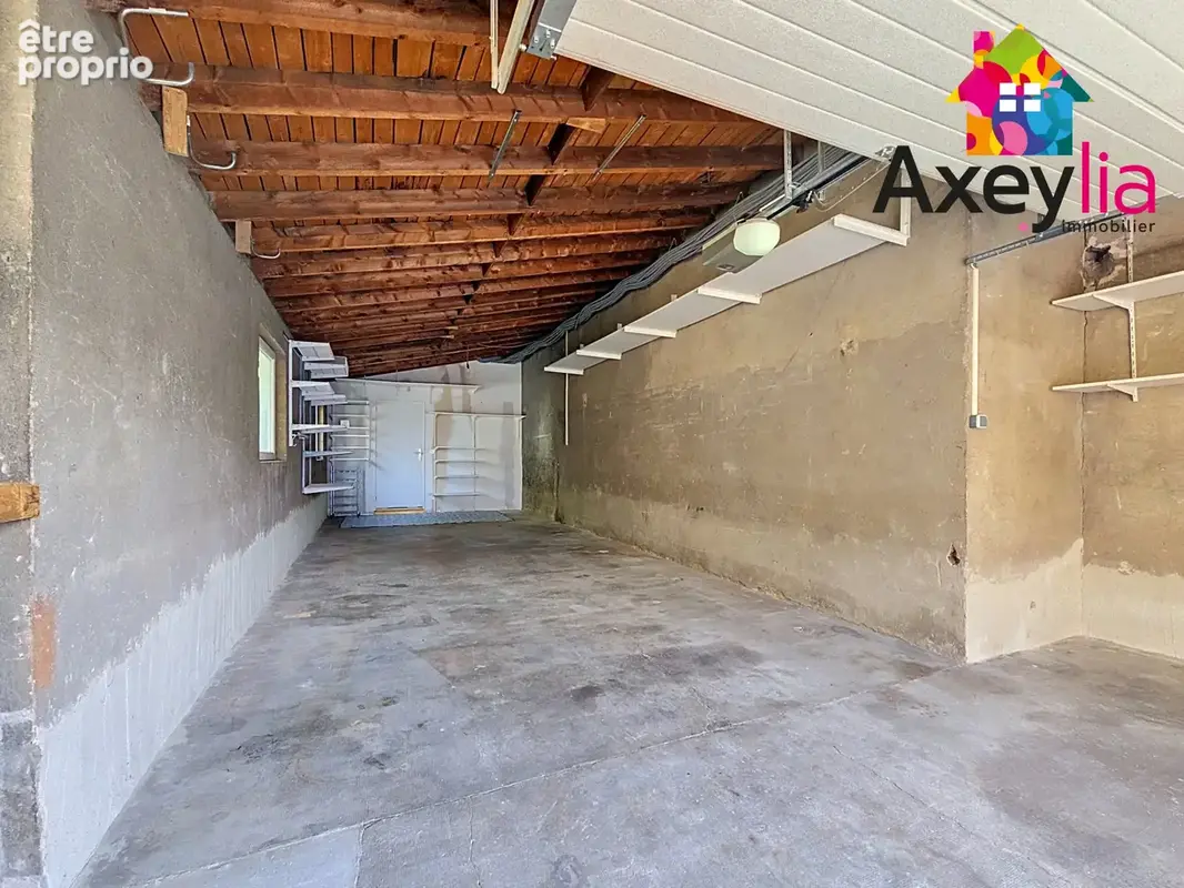 A vendre - centre roanne - maison type loft avec 3 chambres - photo 12