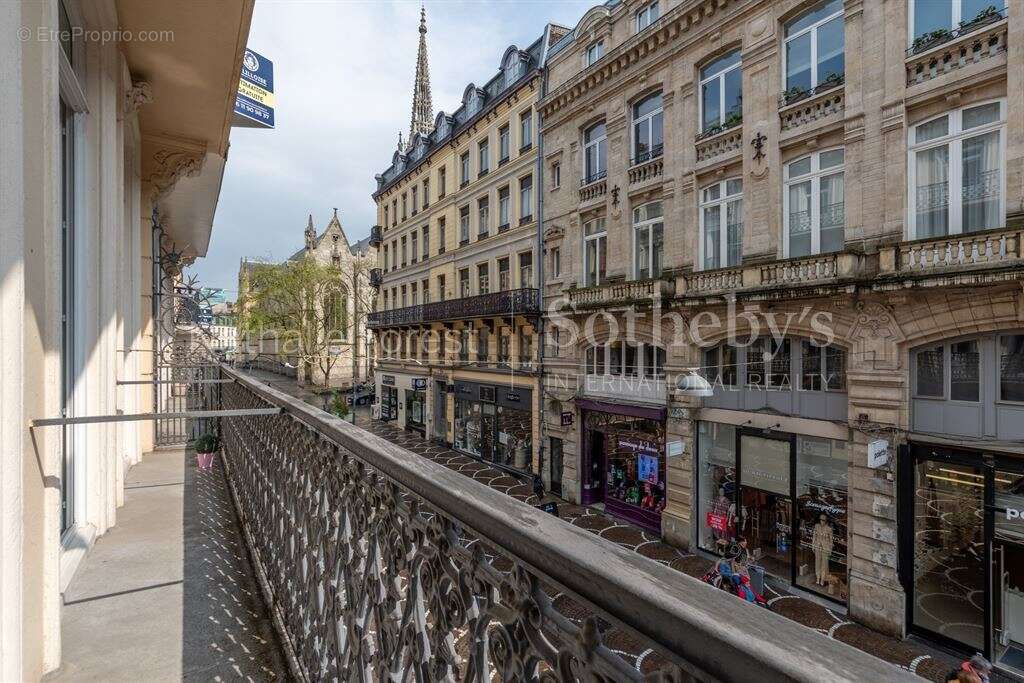 PARVIS SAINT MAURICE magnifique T3 de 91m2  Haussmanien rénové cave - photo 2