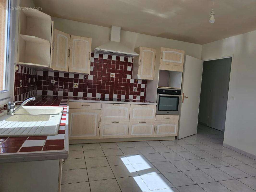 Appartement à PEYRIERE