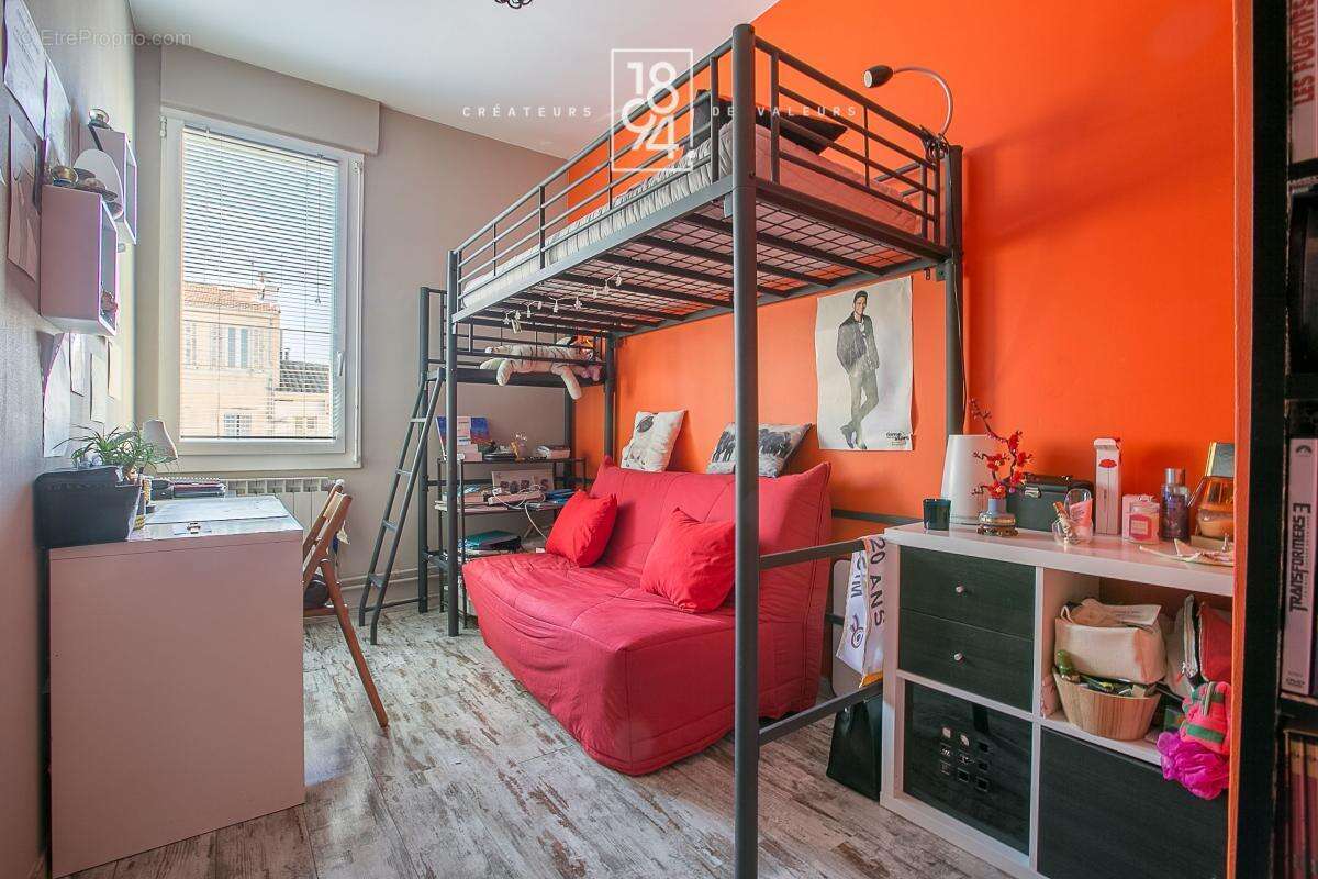 Appartement à MARSEILLE-5E