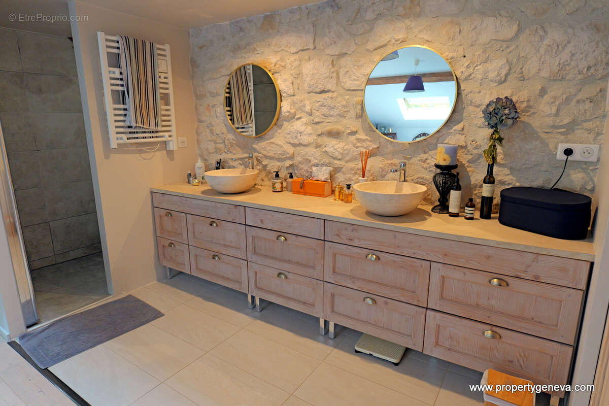 Maison à PREVESSIN-MOENS