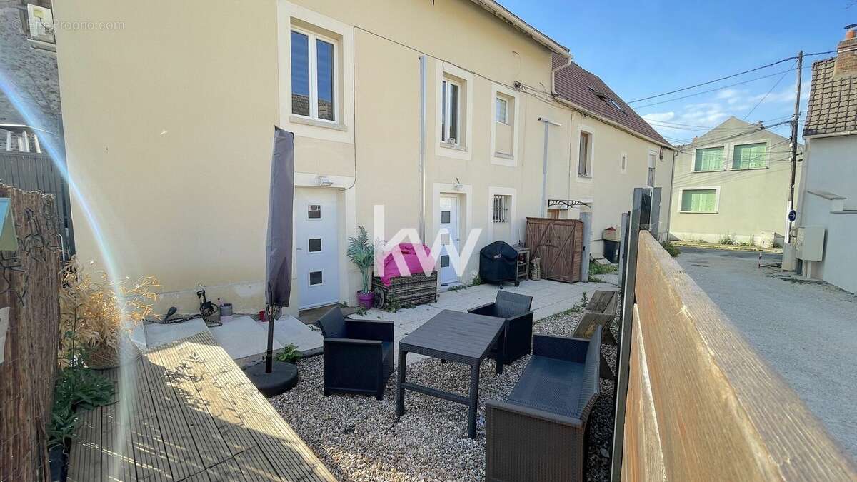 Appartement à LEUDEVILLE