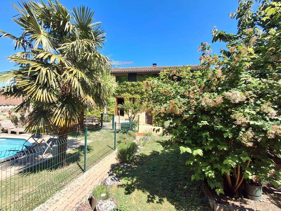 Maison à SAINT-SYMPHORIEN-D'OZON