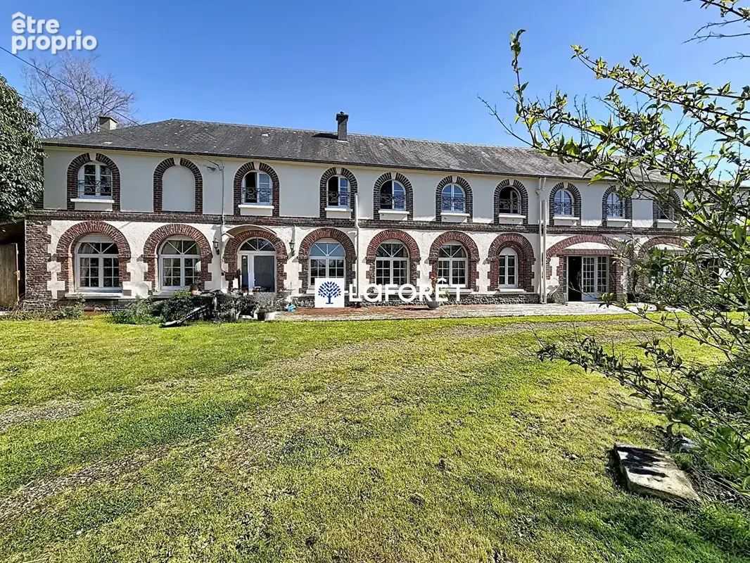 Ancien relais de poste de caractère à Valmont . 246 m² habitables . Jardin clos de 1 061 m² - photo 3