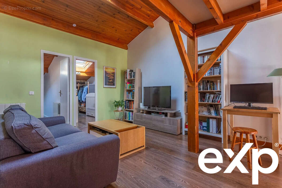 Appartement à SAINTE-GENEVIEVE-DES-BOIS