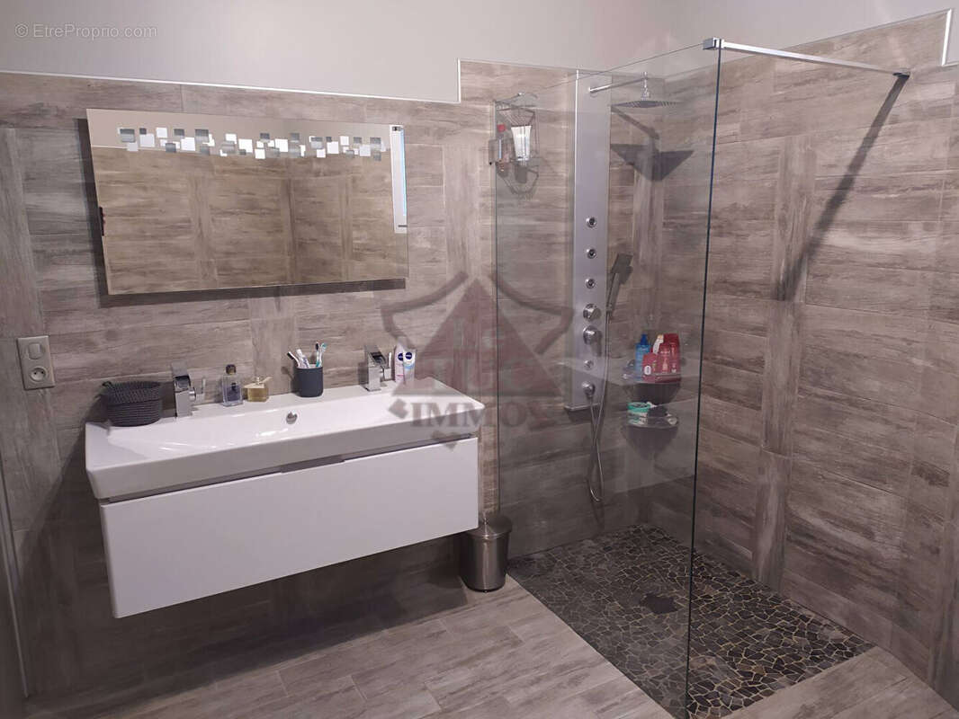 Maison à SAINT-AMBROIX