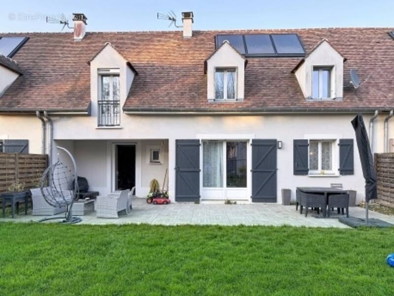 Maison à EMANCE