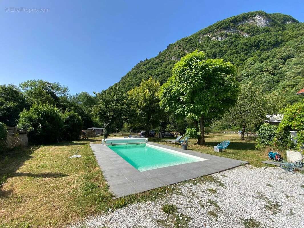 Maison à VEUREY-VOROIZE