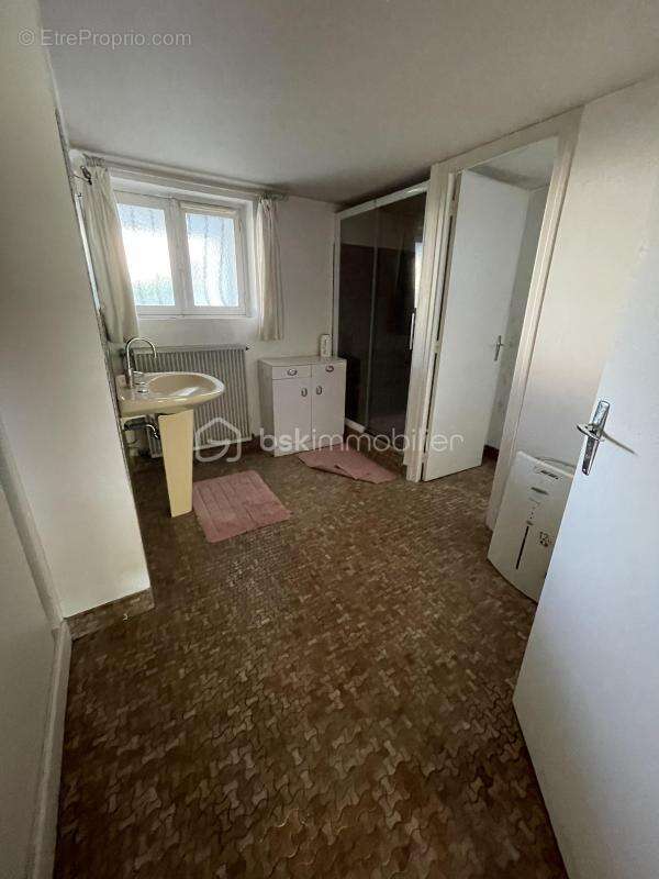 Maison à TERRASSON-LAVILLEDIEU