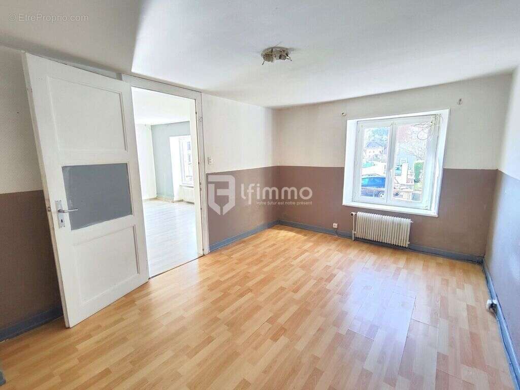 Maison + Dépendance avec Appartement à Willer-sur-Thur(68760) - photo 2