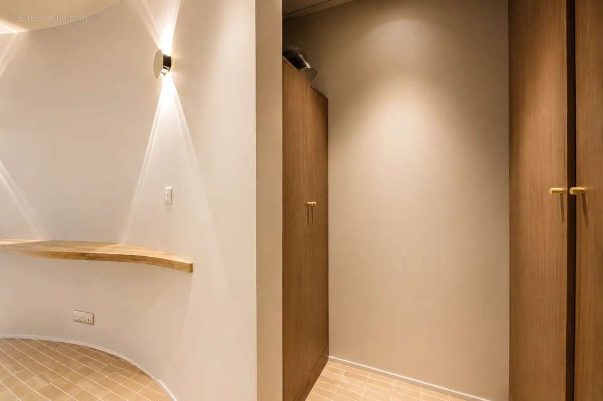 NICE "LE PORT" -  3P 77m² + 8m² Terrasse  Vue MER  Parking + Cave - photo 12