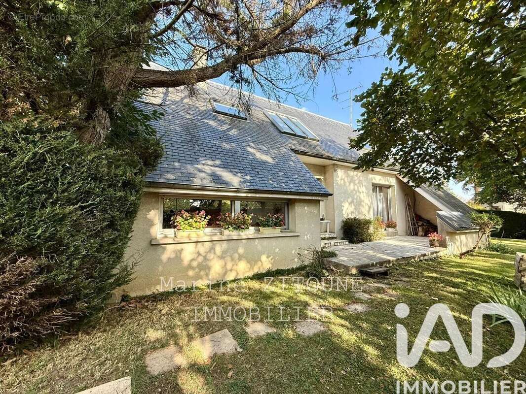 Maison 130 m² à La Ville-Du-Bois  - photo 2
