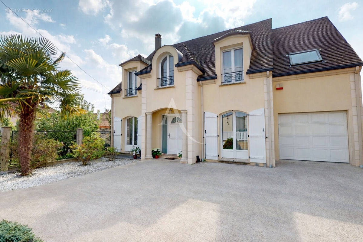 Maison à TREMBLAY-EN-FRANCE