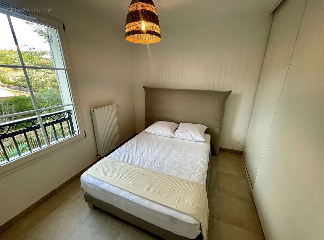 Appartement à ROQUEFORT-LES-PINS