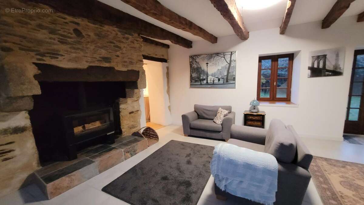 Maison à PLOUNEVEZ-QUINTIN