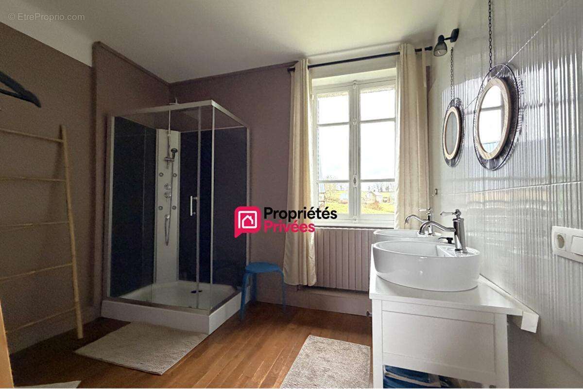 Maison T6 avec dépendances à vendre Saint Priest Des Champs  de 200 m2 - photo 15