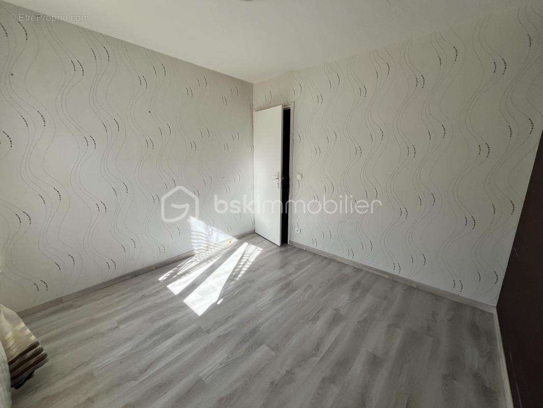 Charmant pavillon de plain-pied sur sous-sol complet avec garage et terrain - photo 16