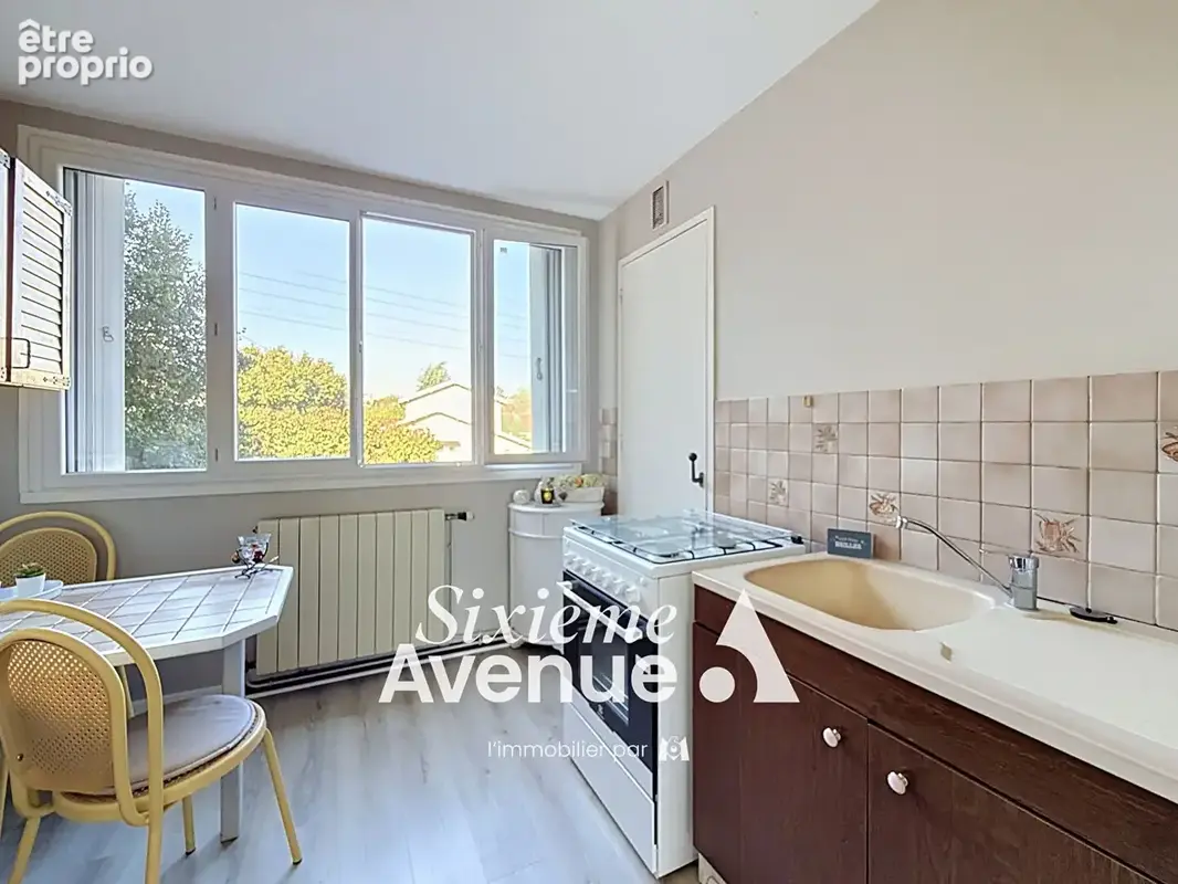 Appartement Décines-charpieu 4 pièce(s) 73.15 m2 - photo 4