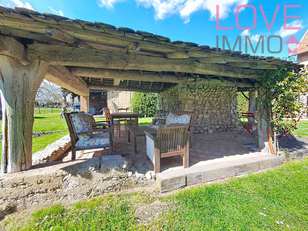 Maison à LA BATIE-DIVISIN