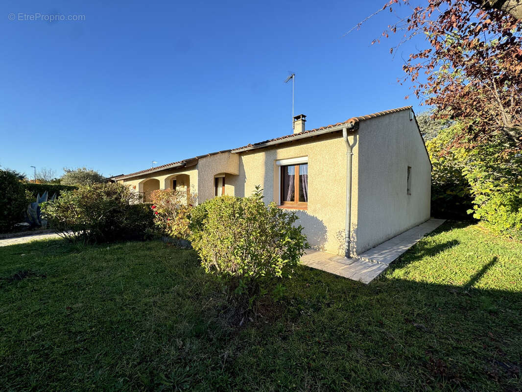 MAISON T4 de 100 M2 avec 478 M2 de terrain + Veranda + garage à vendre 31270 CUGNAUX - photo 2