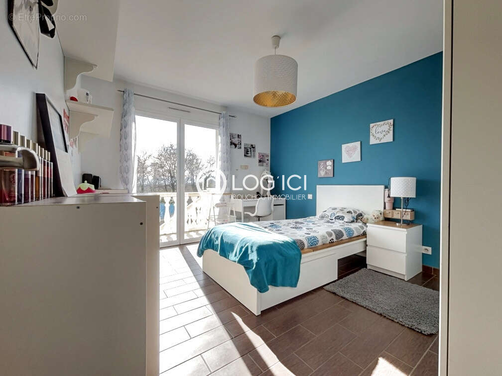 Maison à VIELLENAVE-D'ARTHEZ