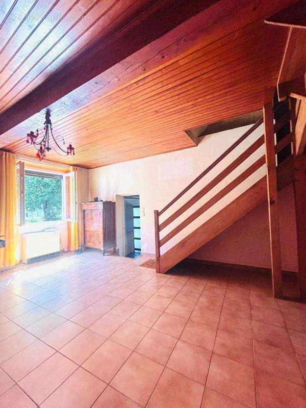 Maison t5 avec jardin - secteur priviliger - photo 5