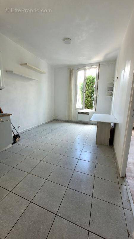 Appartement à LES PAVILLONS-SOUS-BOIS