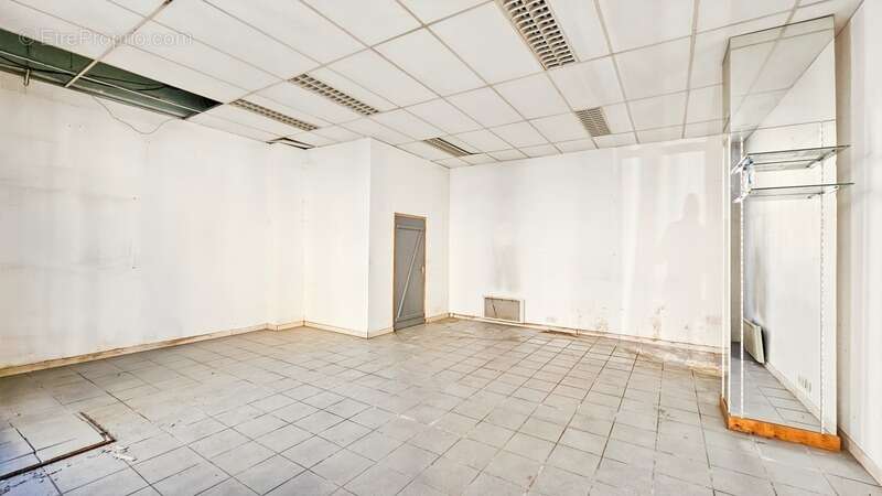 Immeuble à rénover avec local commercial + 2 T5 à vendre TARBES (65) - photo 4