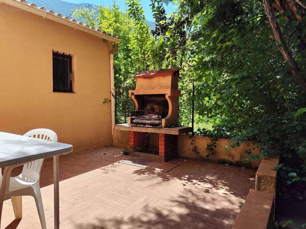 Maison à TOUET-SUR-VAR