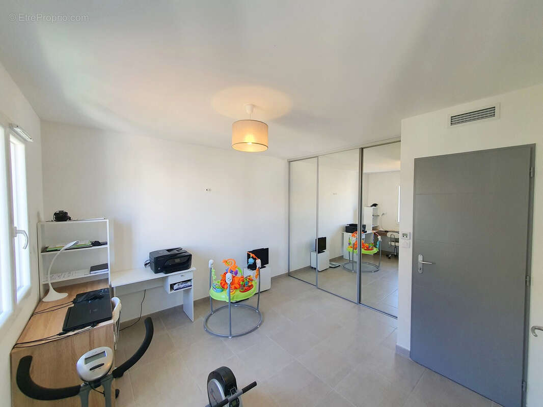 Maison à ROQUEBRUNE-SUR-ARGENS