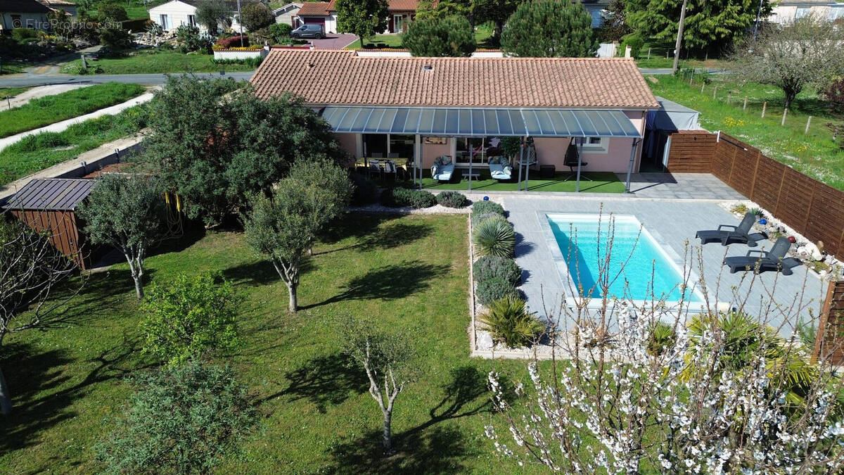 Maison à PORT-SAINTE-FOY-ET-PONCHAPT
