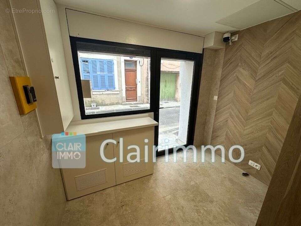 Hall d'entrée - Commerce à MARTIGUES