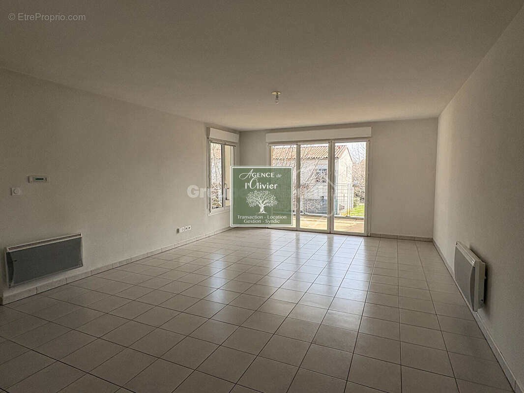 Appartement à SAINT-MARTIN-DE-CRAU