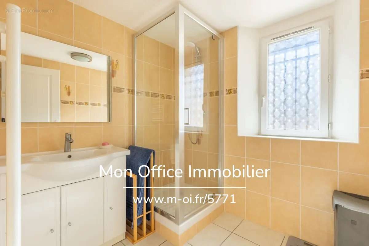 Appartement à SAINT-CYR-SUR-MER