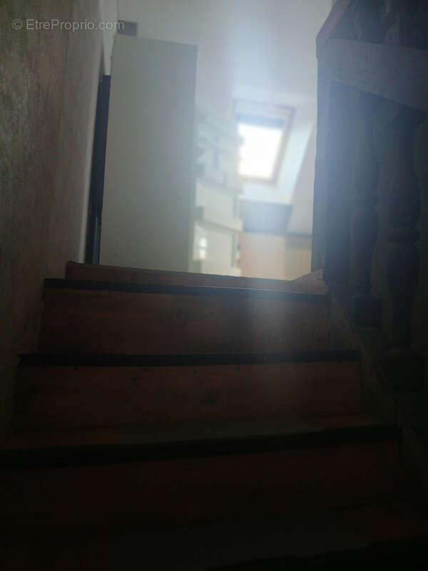 Appartement à JOUY-LE-CHATEL