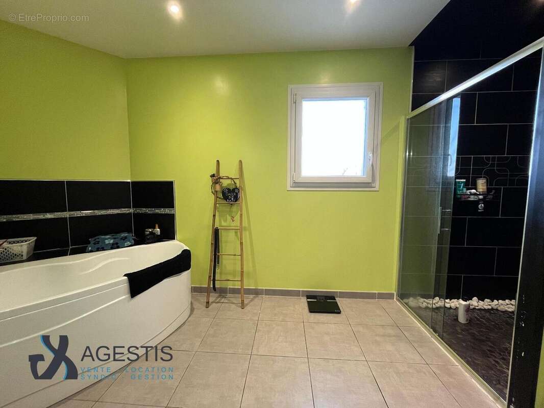   - Maison à LABRUGUIERE