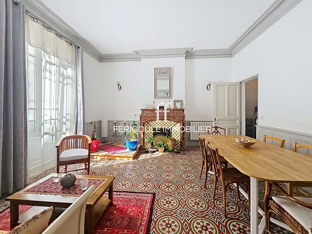 Avignon intra muros. Élégante demeure bourgeoise de caractère de 232 m² avec terrasse intimiste - photo 15