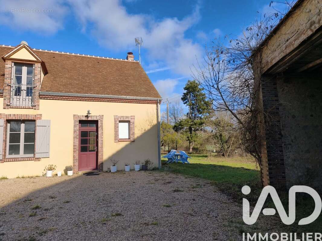 Photo 2 - Maison à LA SELLE-SUR-LE-BIED