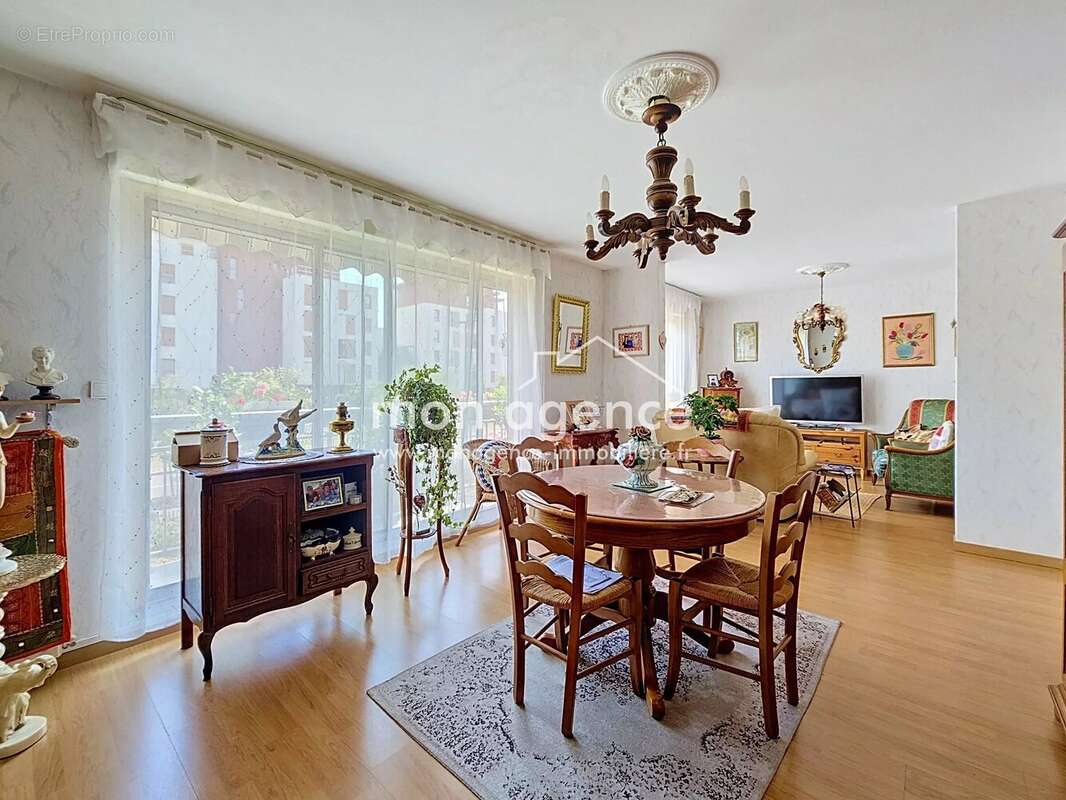 Le Petit-Quevilly (76140) - Appartement familial 96 m² – 3 chambres – Beau potentiel – Balcon, Parking privé et cave. - photo 6