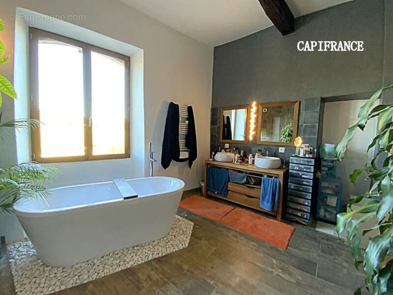 Maison à FORCALQUIER