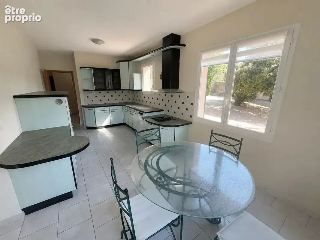 Gardanne maison familiale de 218 m2 au calme sur 3535 m3 de terrain - photo 5