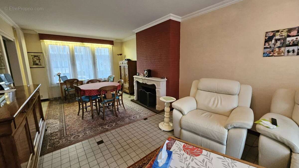 Maison à NEUVILLE-EN-FERRAIN