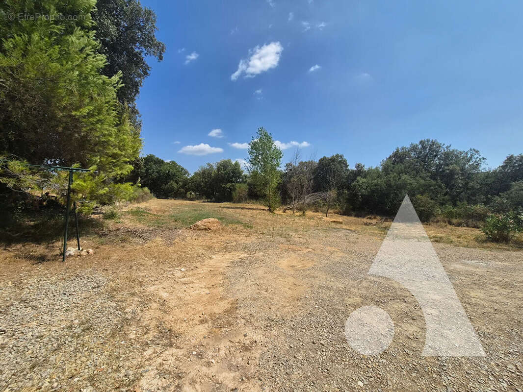 SILLANS-LA-CASCADE ? Maison de plain-pied de 88 m² sur terrain de 1.500 m² ? 282.000 - photo 16