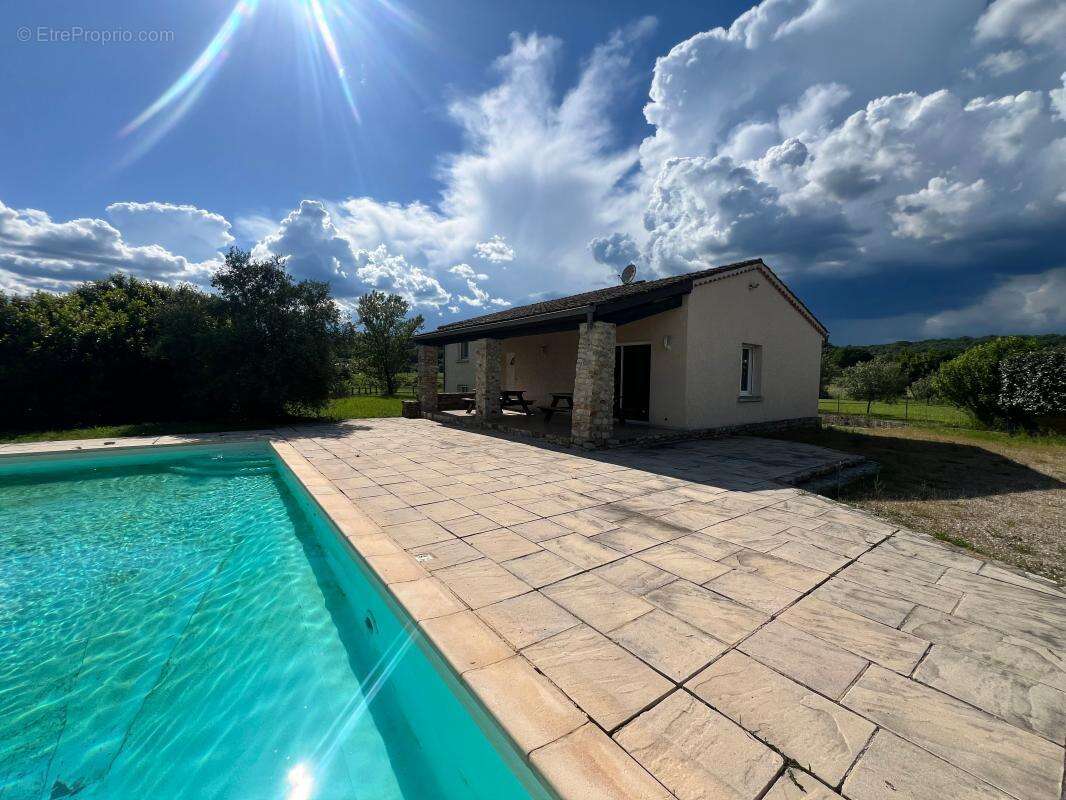Maison à BERRIAS-ET-CASTELJAU