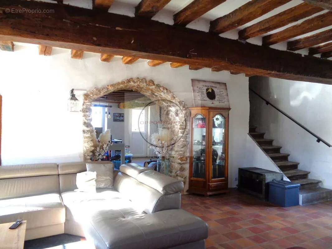 Maison à SAINT-DENIS-LES-REBAIS