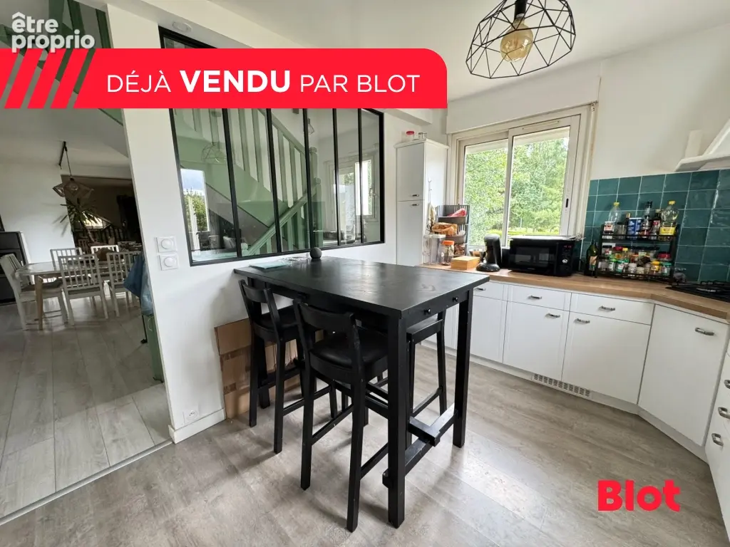 Maison 138 m² à Saint-Erblon  - photo 3