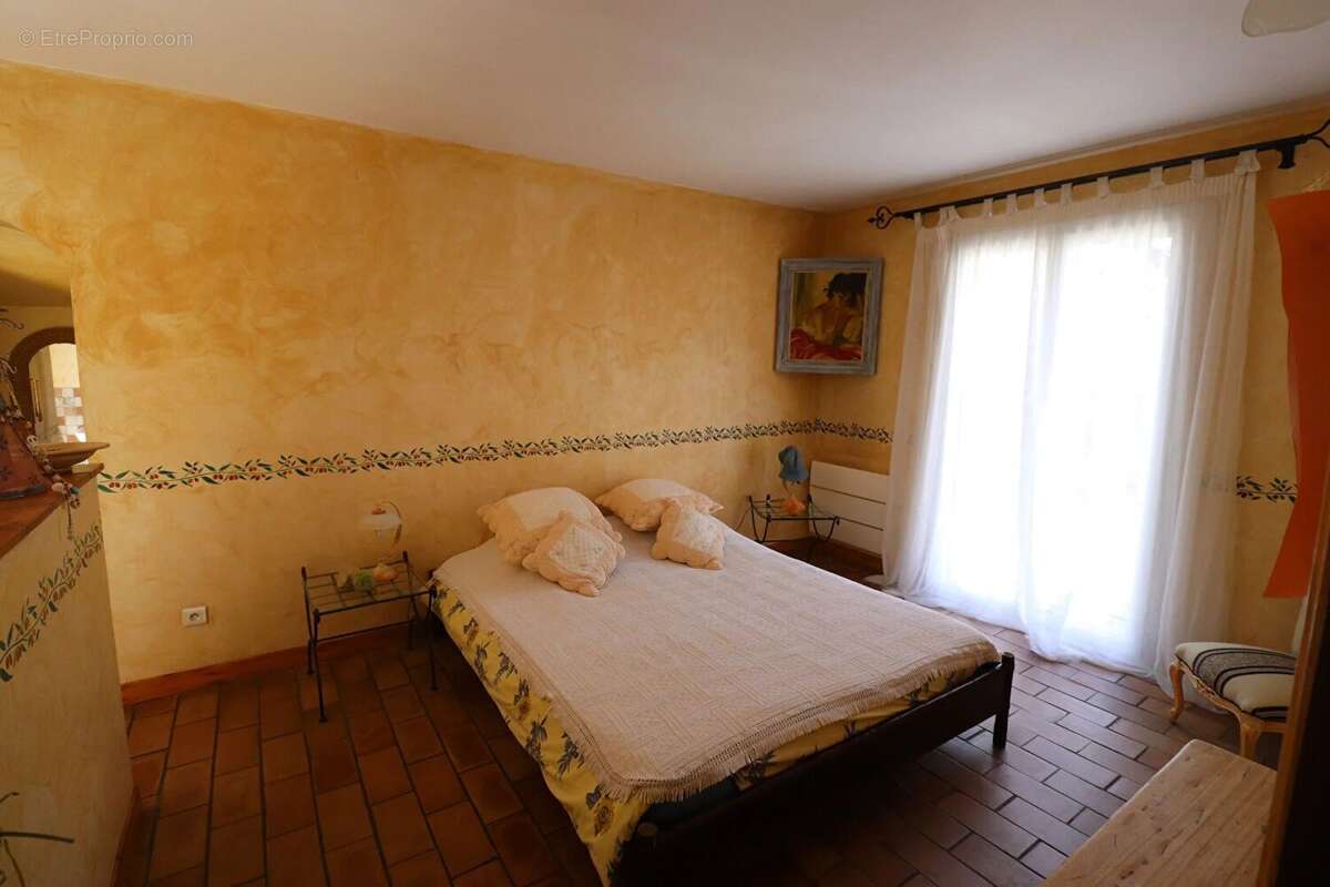 Maison à LE CASTELLET