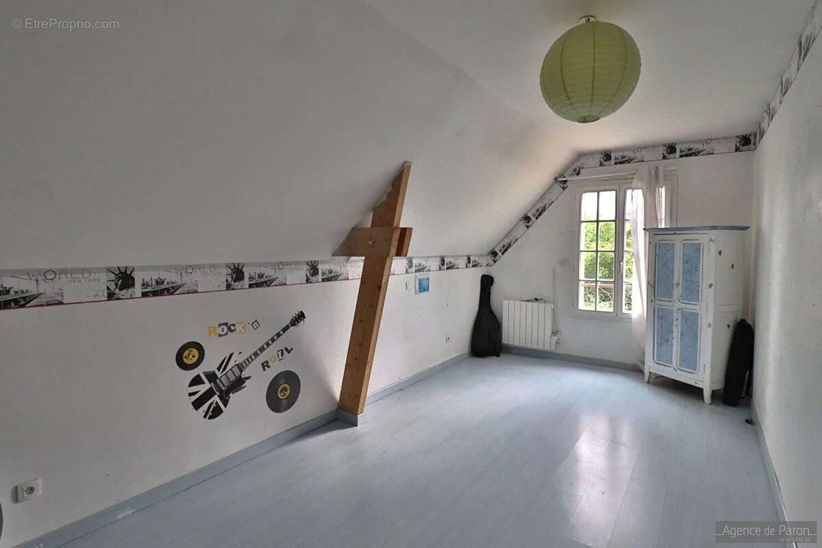 Maison à VERRIERES-LE-BUISSON