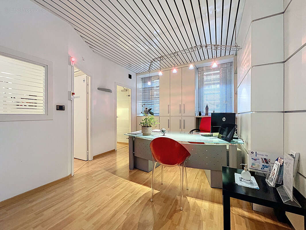 Commerce à MARSEILLE-8E